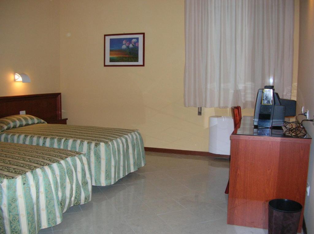 Hotel Industria Brescia Habitación foto